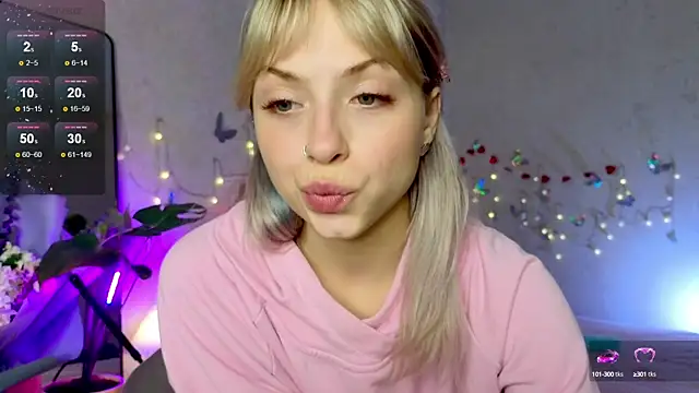 Snapshot of lavenderluxe chatting on September 2025 09:42:02 AM lavenderluxe online show from September 2025 09:42:02 AM