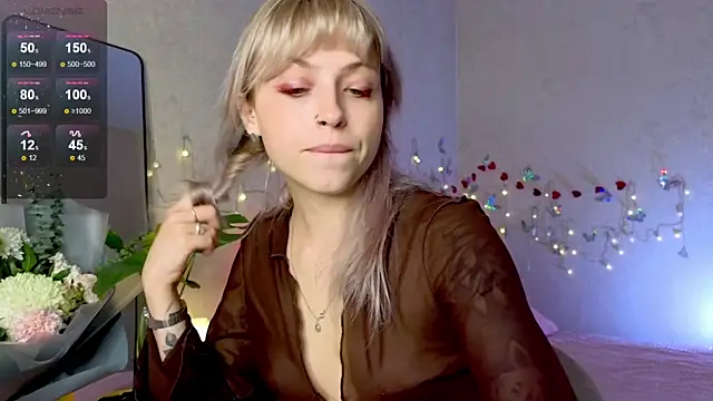 Snapshot of lavenderluxe chatting on September 2025 09:31:02 AM lavenderluxe online show from September 2025 09:31:02 AM
