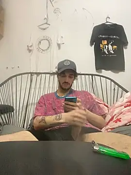 Snapshot of Tomito14 chatting on September 2025 12:33:01 AM Tomito14 online show from September 2025 12:33:01 AM