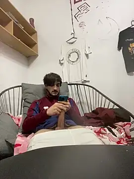 Snapshot of Tomito14 chatting on September 2025 04:29:02 AM Tomito14 online show from September 2025 04:29:02 AM