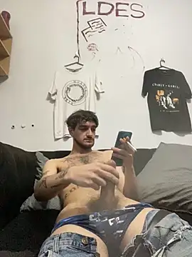 Snapshot of Tomito14 chatting on October 2025 06:39:02 AM Tomito14 online show from October 2025 06:39:02 AM