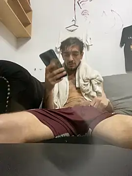 Snapshot of Tomito14 chatting on October 2025 10:31:02 PM Tomito14 online show from October 2025 10:31:02 PM