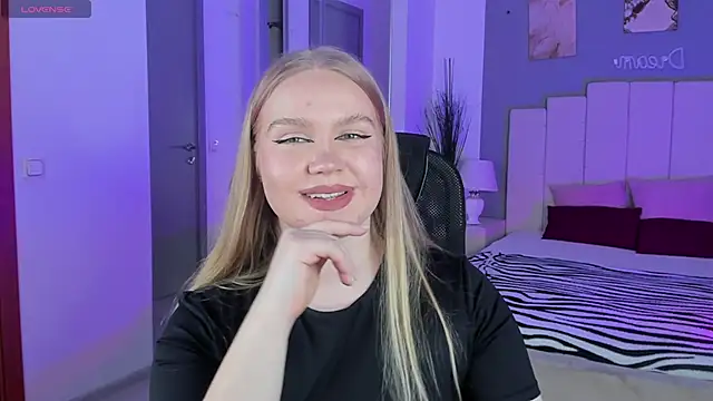 Snapshot of marydoji chatting on January 2025 07:03:01 PM marydoji online show from January 2025 07:03:01 PM