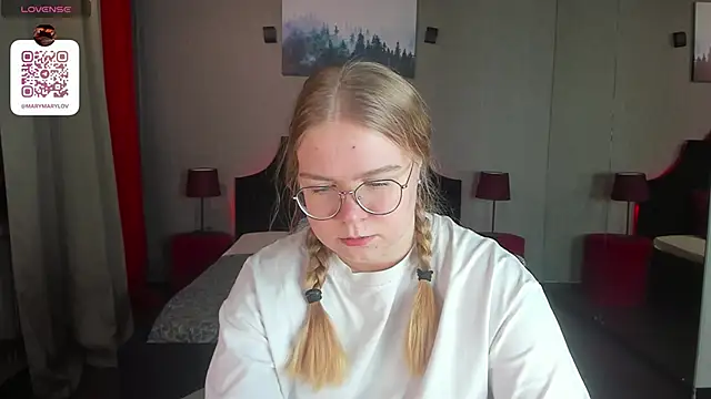 Snapshot of marydoji chatting on February 2025 05:20:01 AM marydoji online show from February 2025 05:20:01 AM