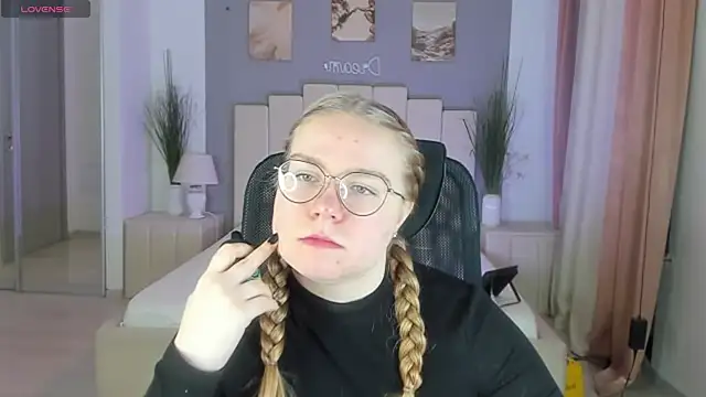 Snapshot of marydoji chatting on February 2025 05:35:02 AM marydoji online show from February 2025 05:35:02 AM