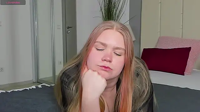 Snapshot of marydoji chatting on January 2025 09:29:01 PM marydoji online show from January 2025 09:29:01 PM