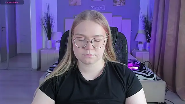 Snapshot of marydoji chatting on January 2025 10:08:02 PM marydoji online show from January 2025 10:08:02 PM