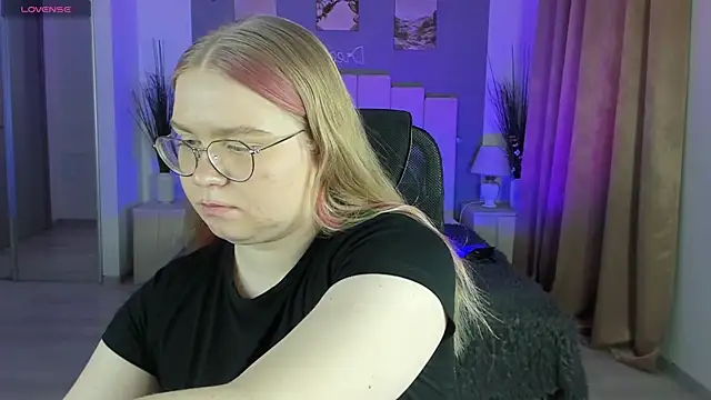 Snapshot of marydoji chatting on January 2025 09:20:01 PM marydoji online show from January 2025 09:20:01 PM