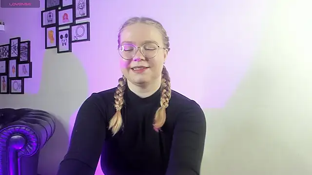 Snapshot of marydoji chatting on February 2025 05:18:02 AM marydoji online show from February 2025 05:18:02 AM