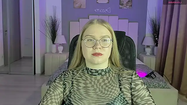 Snapshot of marydoji chatting on January 2025 09:09:01 PM marydoji online show from January 2025 09:09:01 PM