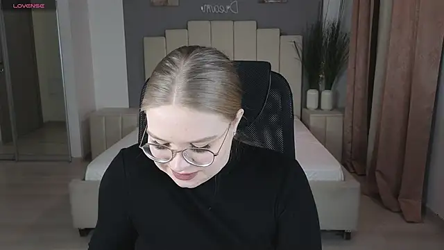 Snapshot of marydoji chatting on February 2025 05:15:01 AM marydoji online show from February 2025 05:15:01 AM