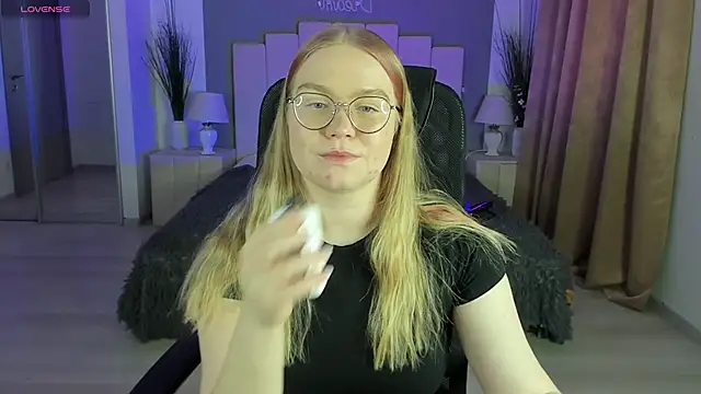 Snapshot of marydoji chatting on January 2025 12:52:02 AM marydoji online show from January 2025 12:52:02 AM