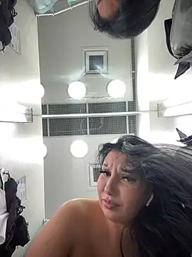 Tisha Busty online show from March 2025 04:43:02 PM