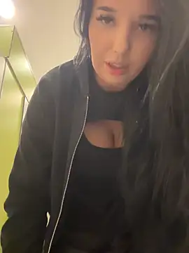 Tisha Busty online show from December 2025 12:16:01 PM