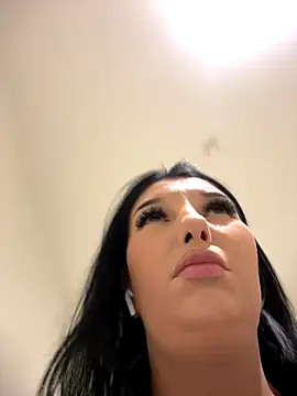 Tisha Busty online show from November 2025 01:15:01 PM