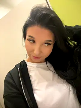 Tisha Busty online show from October 2025 12:50:01 PM