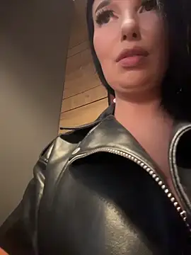 Tisha Busty online show from May 2026 02:45:01 PM