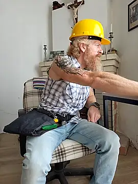 Gingerbeard40 online show from November 2025 09:08:01 AM