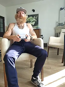 Gingerbeard40 online show from November 2025 08:57:02 AM