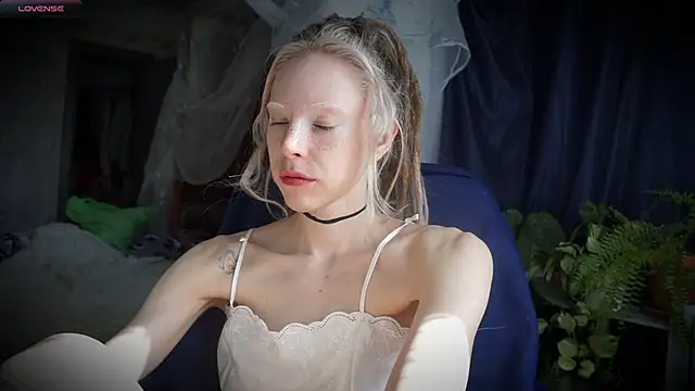  Phantom thread  online show from March 2026 11:00:02 AM