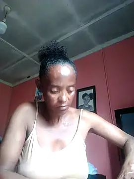 Snapshot of sweets_80 chatting on March 2025 11:43:01 AM sweets 80 online show from March 2025 11:43:01 AM