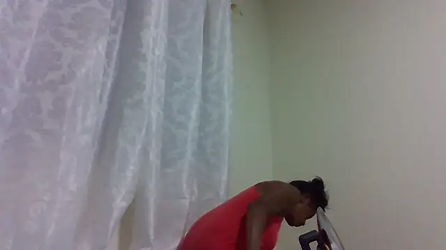 Snapshot of sweets_80 chatting on October 2025 08:43:01 PM sweets 80 online show from October 2025 08:43:01 PM