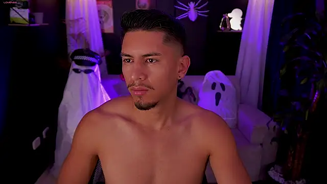 Aaronfox x online show from October 2025 12:17:02 PM