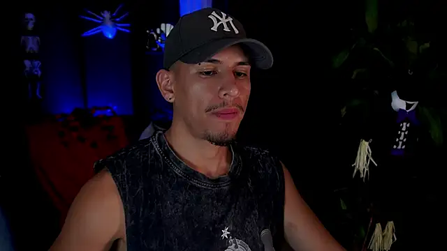 Aaronfox x online show from October 2025 03:43:01 AM
