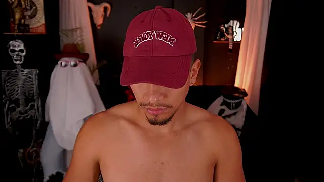 Aaronfox x online show from October 2025 12:41:01 PM