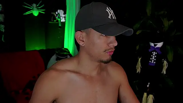 Aaronfox x online show from October 2025 09:33:01 AM