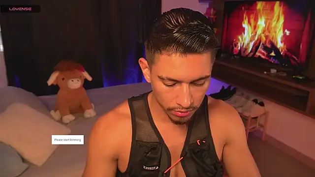 Aaronfox x online show from May 2026 10:26:02 PM