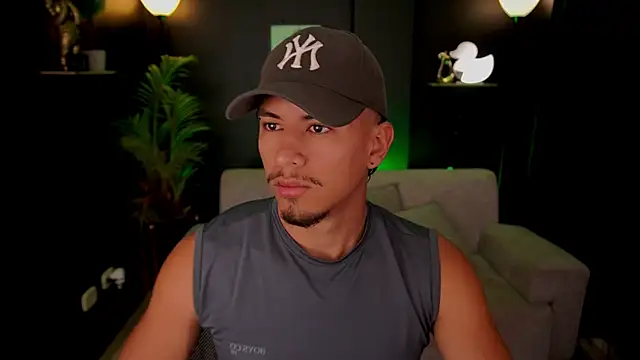 Aaronfox x online show from November 2025 10:52:02 AM