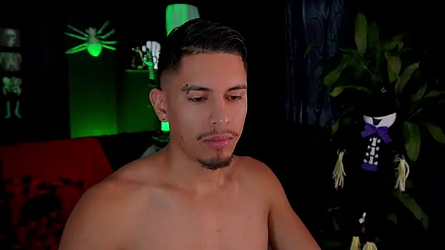 Aaronfox x online show from October 2025 01:43:02 PM