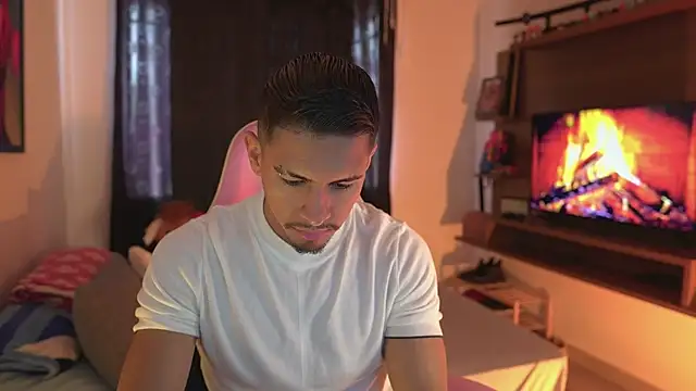 Aaronfox x online show from May 2026 02:45:01 PM