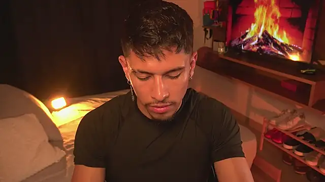 Aaronfox x online show from June 2026 11:39:01 PM