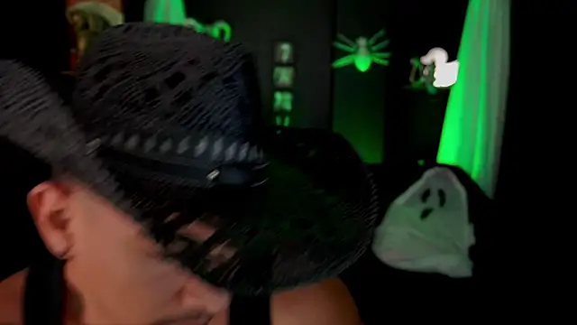 Aaronfox x online show from November 2025 12:28:02 AM