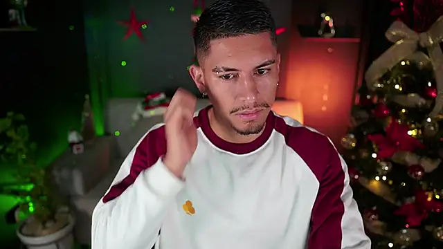 Aaronfox x online show from December 2025 08:49:02 AM