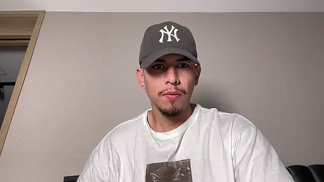 Aaronfox x online show from October 2025 09:52:02 AM