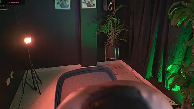 Aaronfox x online show from April 2026 03:01:01 AM