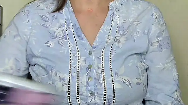 MIss-Naina online show from November 2025 03:17:02 PM