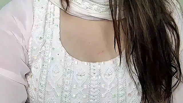 MIss-Naina online show from November 2025 07:45:02 AM