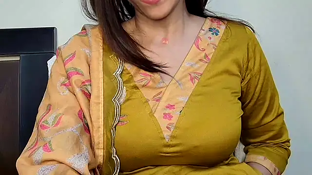 MIss-Naina online show from November 2025 05:00:01 AM