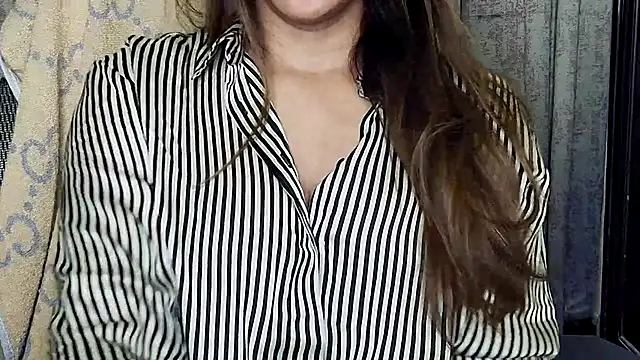 Snapshot of MIss-Naina chatting on July 2026 09:14:01 PM MIss-Naina online show from July 2026 09:14:01 PM