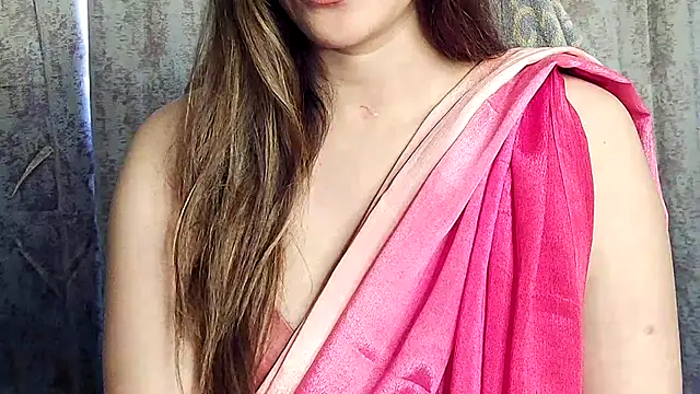 Snapshot of MIss-Naina chatting on July 2026 10:33:02 AM MIss-Naina online show from July 2026 10:33:02 AM