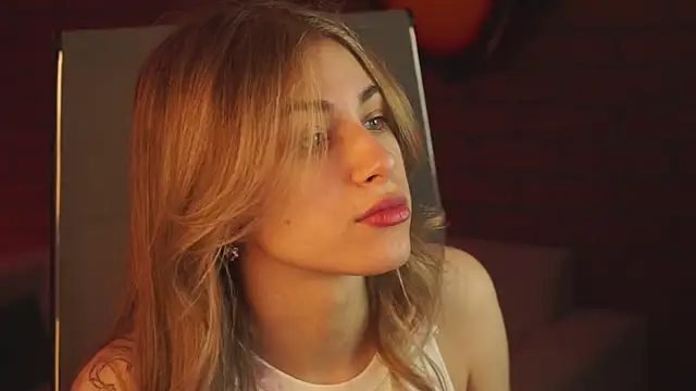 EllieCutes online show from March 2025 03:33:01 AM
