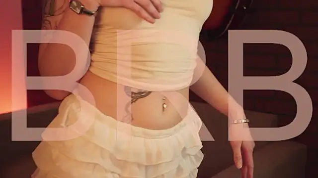 Snapshot of EllieCutes chatting on February 2026 05:27:02 AM EllieCutes online show from February 2026 05:27:02 AM