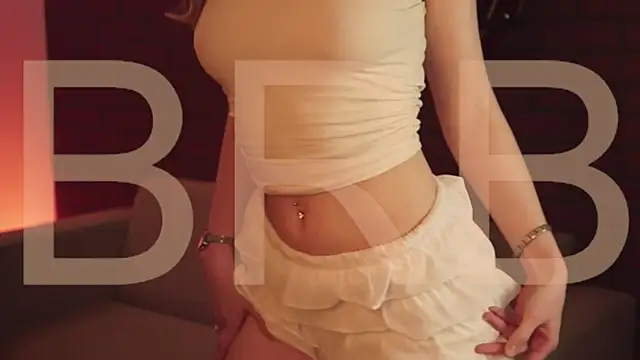 Snapshot of EllieCutes chatting on December 2025 07:34:02 AM EllieCutes online show from December 2025 07:34:02 AM