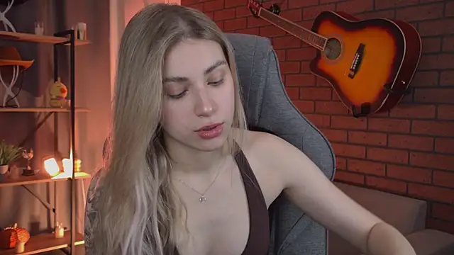 EllieCutes online show from April 2026 09:34:02 AM