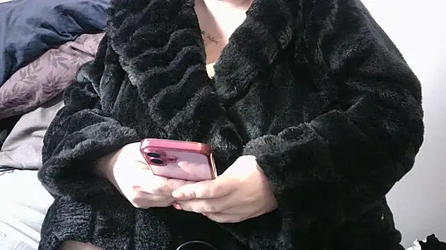 Snapshot of busty-bella1 chatting on October 2025 09:06:02 AM busty-bella1 online show from October 2025 09:06:02 AM