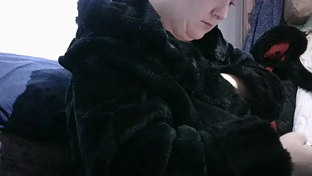 Snapshot of busty-bella1 chatting on October 2025 10:14:02 AM busty-bella1 online show from October 2025 10:14:02 AM